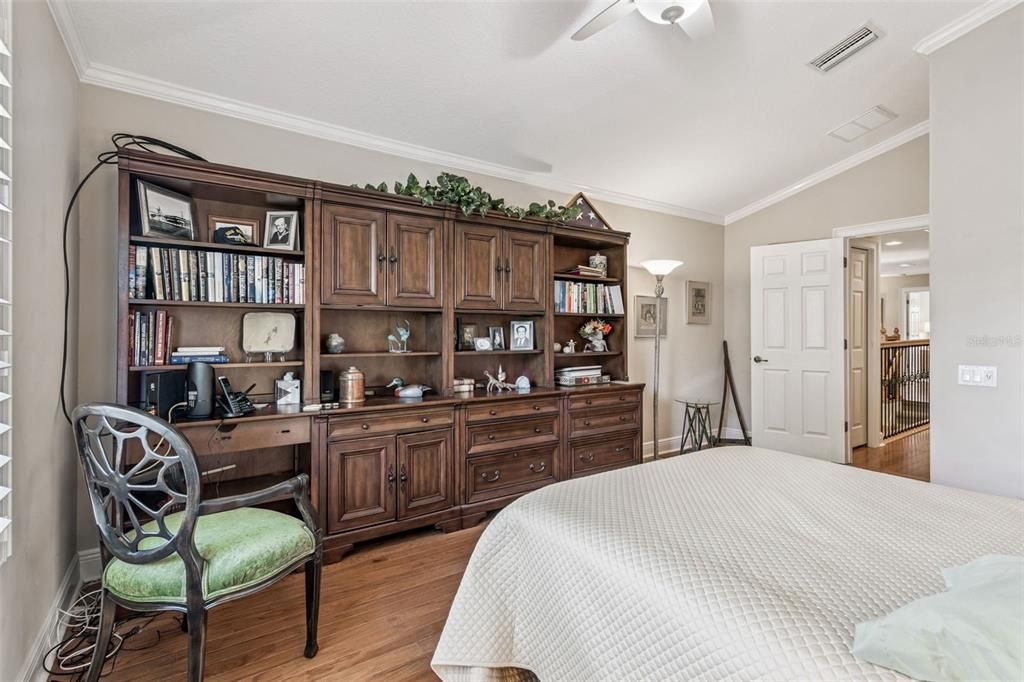 For Sale: $499,900 (3 beds, 3 baths, 2215 Square Feet)