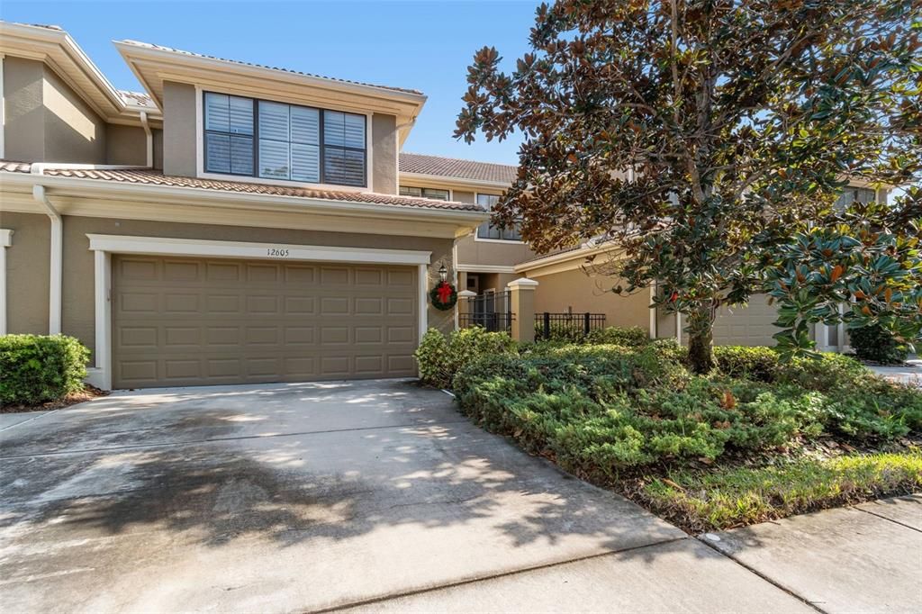 For Sale: $499,900 (3 beds, 3 baths, 2215 Square Feet)