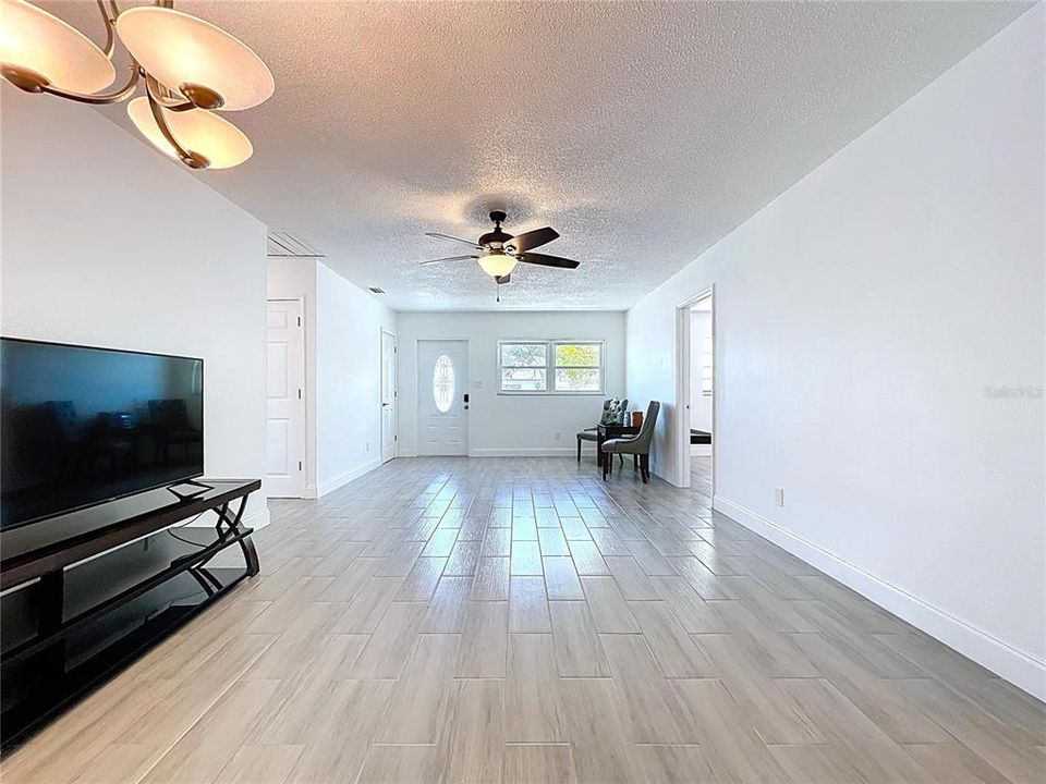 В аренду: $2,500 (3 спален, 2 ванн, 1161 Квадратных фут)