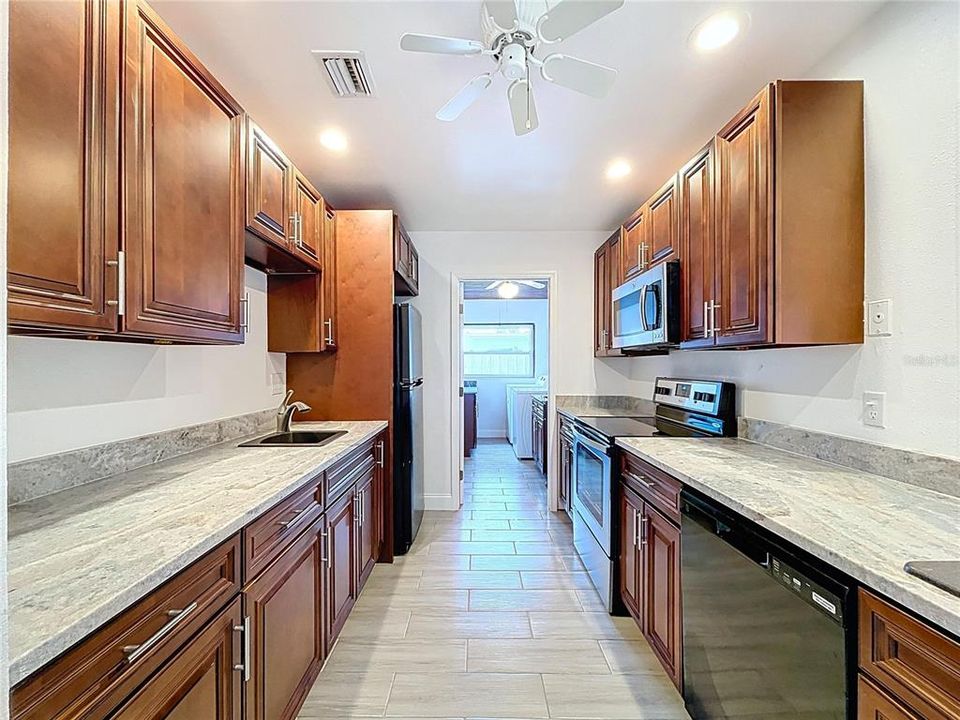 В аренду: $2,500 (3 спален, 2 ванн, 1161 Квадратных фут)