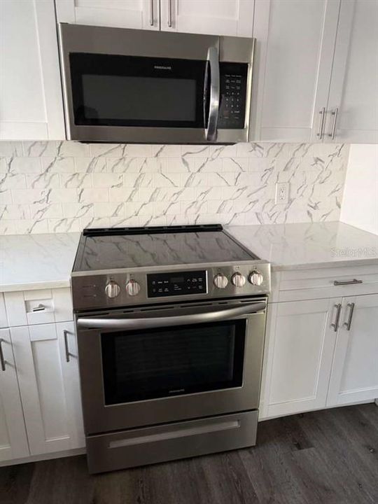 For Sale: $249,000 (2 beds, 1 baths, 750 Square Feet)