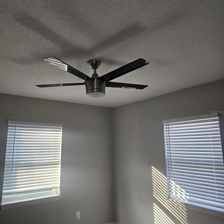 For Sale: $249,000 (2 beds, 1 baths, 750 Square Feet)