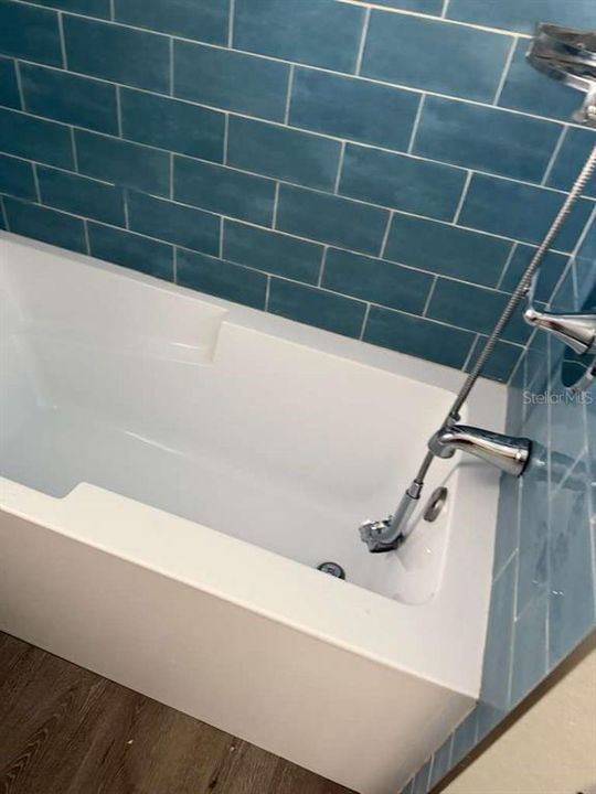 For Sale: $249,000 (2 beds, 1 baths, 750 Square Feet)