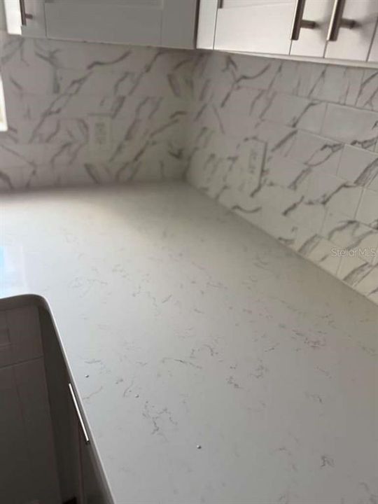 For Sale: $249,000 (2 beds, 1 baths, 750 Square Feet)