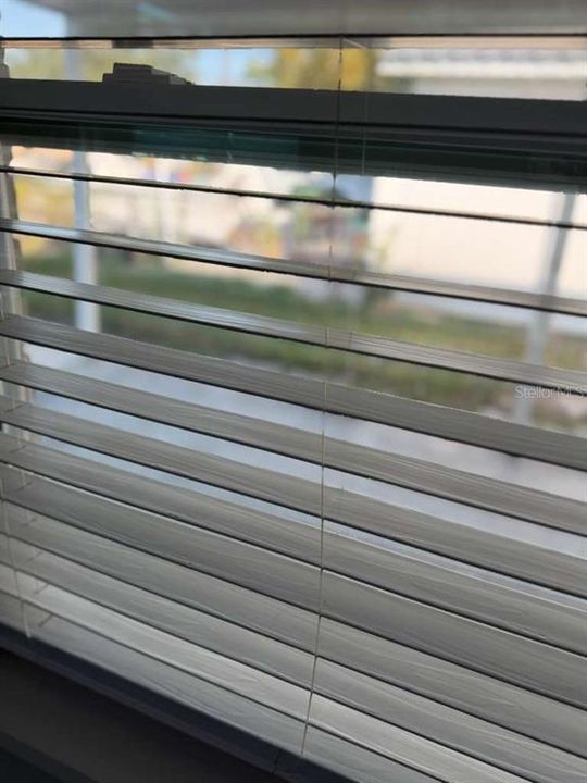 For Sale: $249,000 (2 beds, 1 baths, 750 Square Feet)