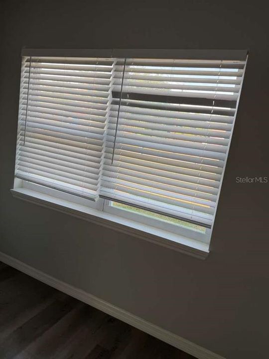 For Sale: $249,000 (2 beds, 1 baths, 750 Square Feet)