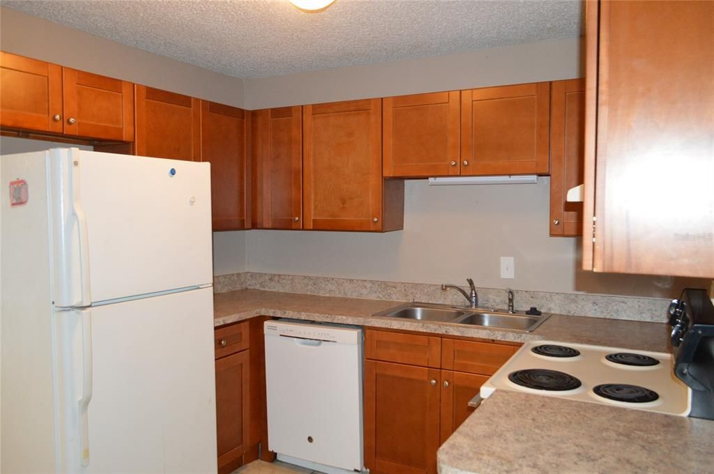 For Sale: $329,000 (6 beds, 0 baths, 2204 Square Feet)