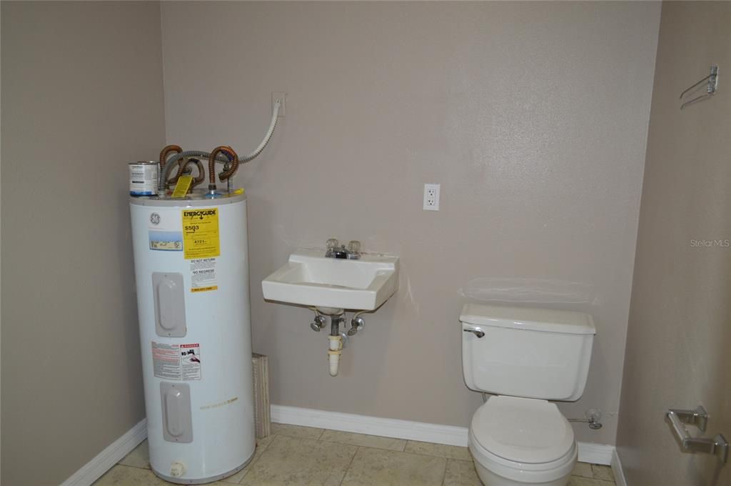 For Sale: $329,000 (6 beds, 0 baths, 2204 Square Feet)