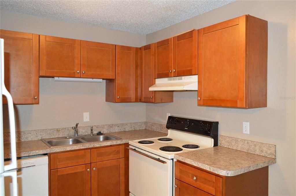 For Sale: $329,000 (6 beds, 0 baths, 2204 Square Feet)