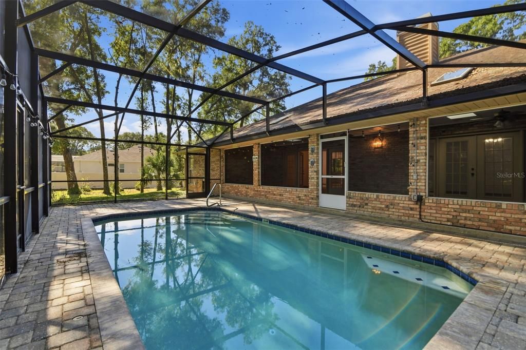 For Sale: $575,000 (3 beds, 3 baths, 2497 Square Feet)