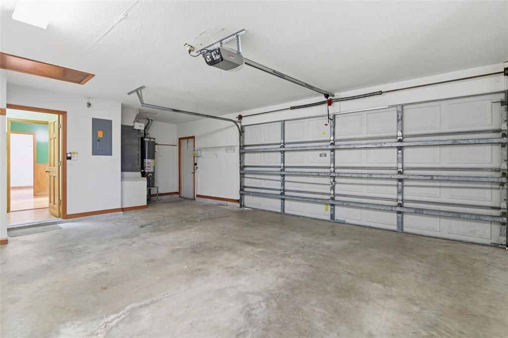 For Sale: $575,000 (3 beds, 3 baths, 2497 Square Feet)