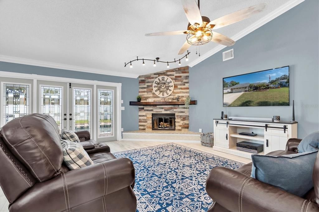 На продажу: $619,900 (3 спален, 2 ванн, 1486 Квадратных фут)