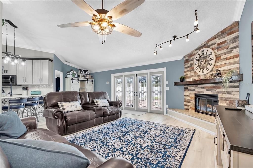 На продажу: $619,900 (3 спален, 2 ванн, 1486 Квадратных фут)