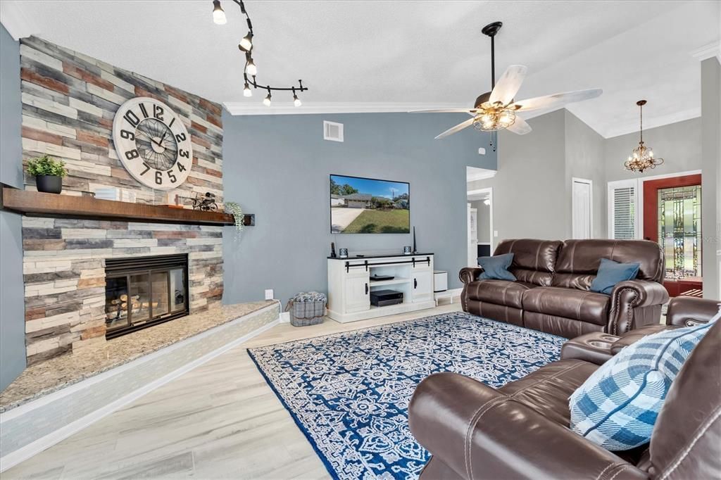 На продажу: $619,900 (3 спален, 2 ванн, 1486 Квадратных фут)