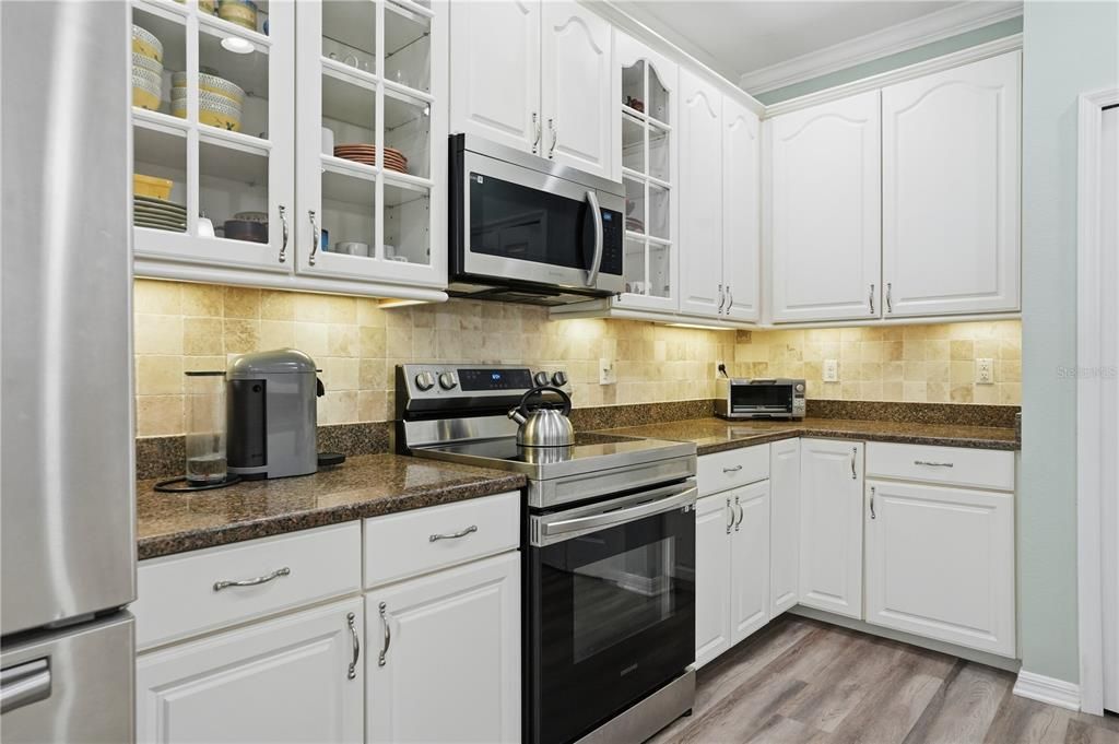 待售: $475,000 (4 贝兹, 2 浴室, 2056 平方英尺)