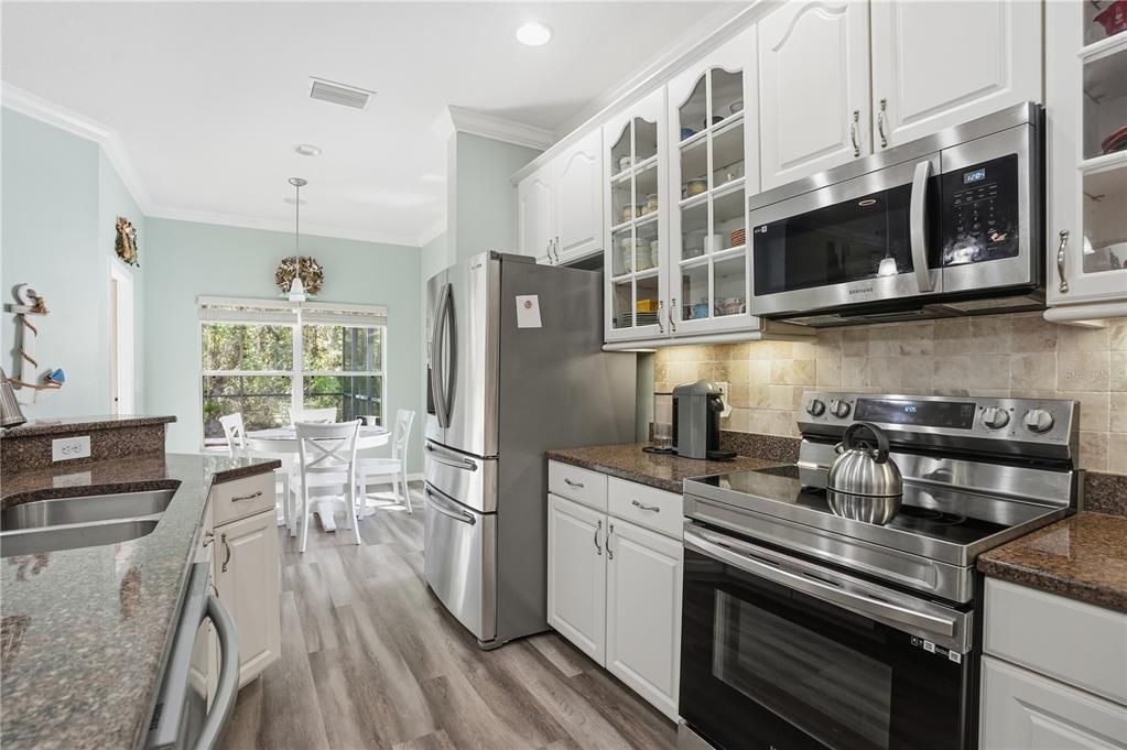 待售: $475,000 (4 贝兹, 2 浴室, 2056 平方英尺)