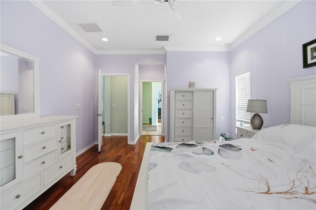 待售: $475,000 (4 贝兹, 2 浴室, 2056 平方英尺)