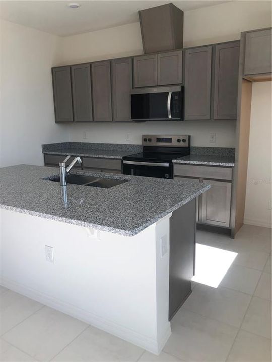 В аренду: $2,300 (3 спален, 2 ванн, 1500 Квадратных фут)