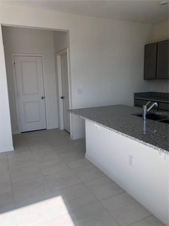 В аренду: $2,300 (3 спален, 2 ванн, 1500 Квадратных фут)