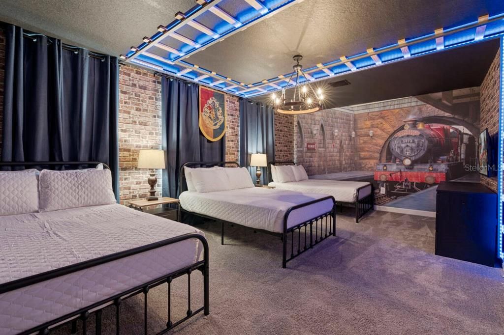 待售: $1,050,000 (8 贝兹, 5 浴室, 4289 平方英尺)