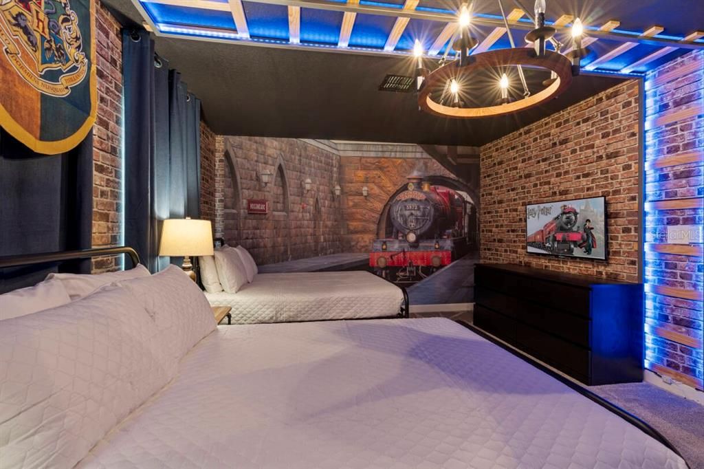 待售: $1,050,000 (8 贝兹, 5 浴室, 4289 平方英尺)