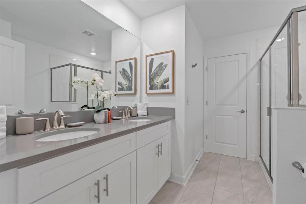 待售: $1,050,000 (8 贝兹, 5 浴室, 4289 平方英尺)