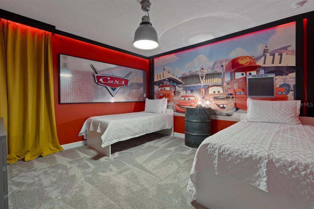 待售: $1,050,000 (8 贝兹, 5 浴室, 4289 平方英尺)