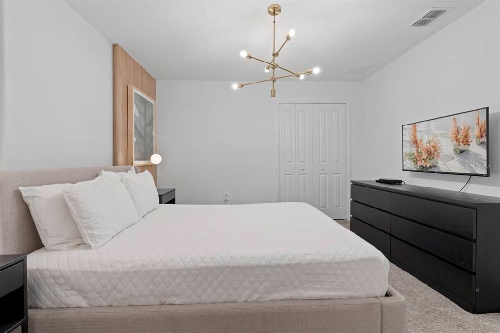 待售: $1,050,000 (8 贝兹, 5 浴室, 4289 平方英尺)