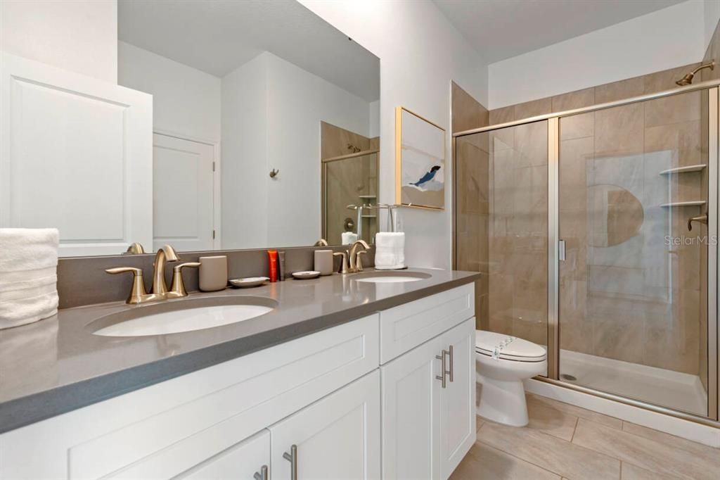 待售: $1,050,000 (8 贝兹, 5 浴室, 4289 平方英尺)