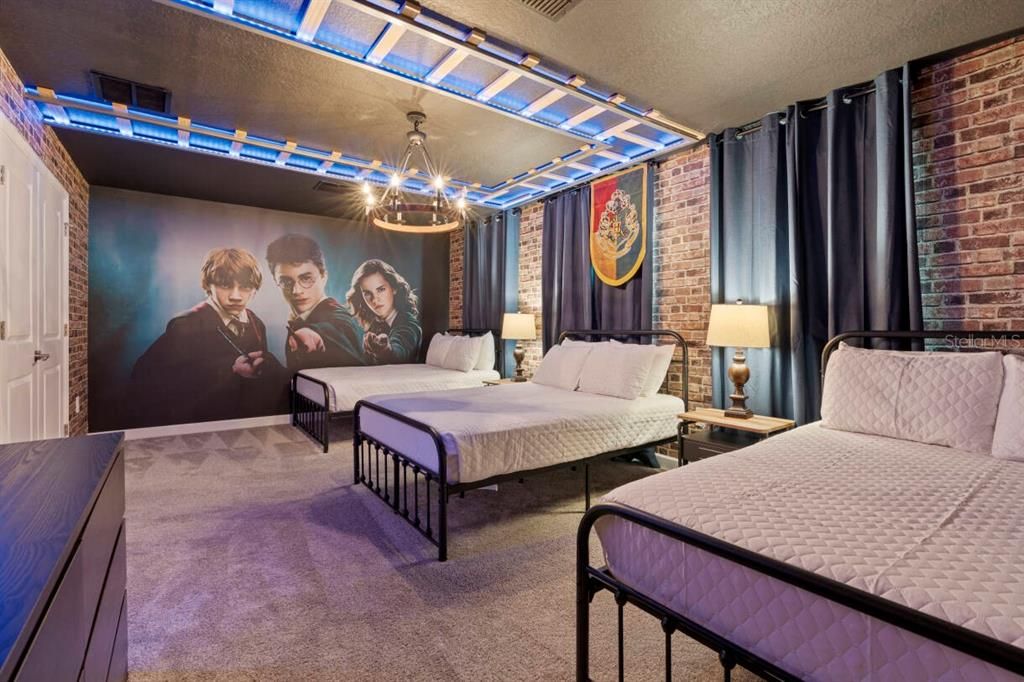 待售: $1,050,000 (8 贝兹, 5 浴室, 4289 平方英尺)