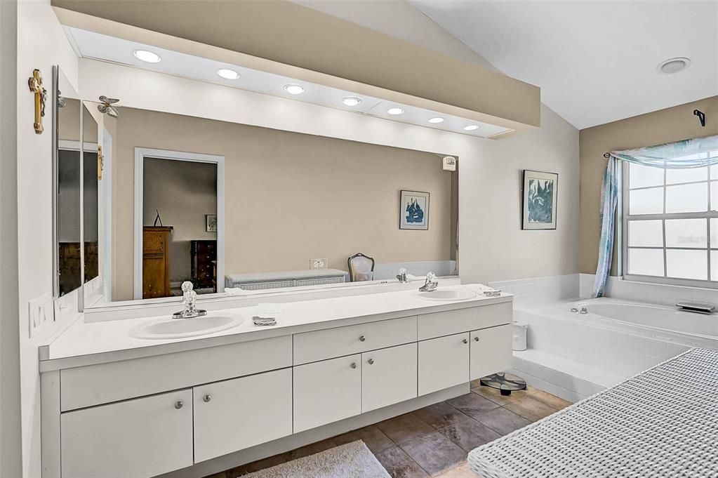 待售: $372,900 (2 贝兹, 2 浴室, 1860 平方英尺)