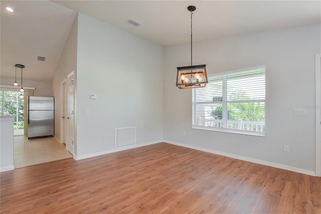 For Sale: $318,000 (3 beds, 2 baths, 1483 Square Feet)