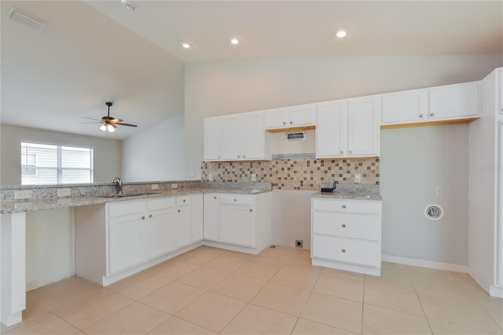 For Sale: $318,000 (3 beds, 2 baths, 1483 Square Feet)