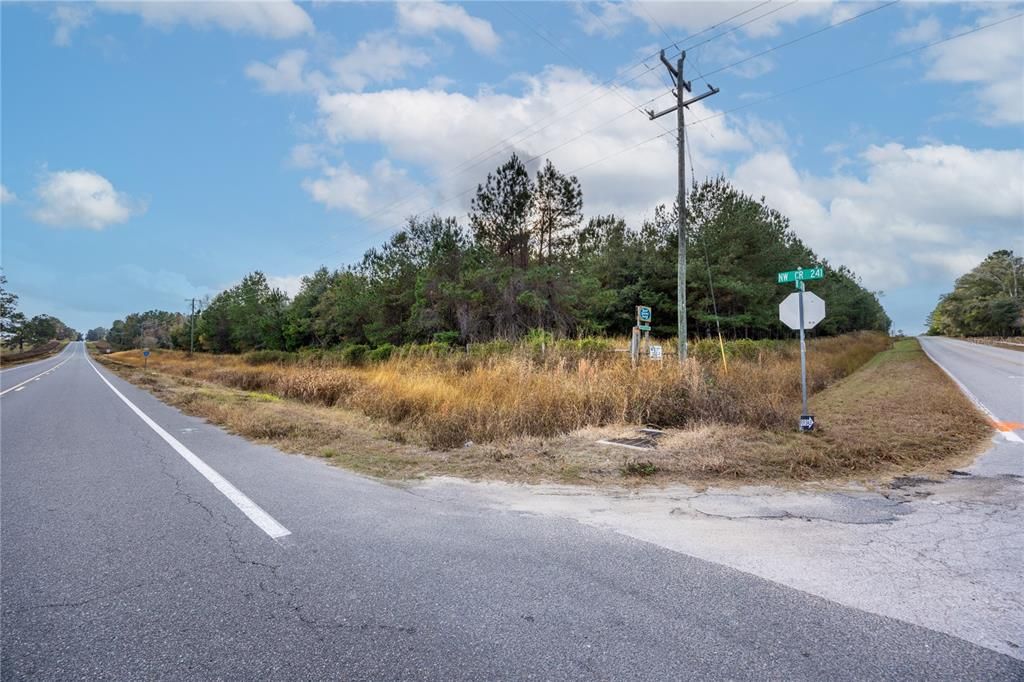 На продажу: $850,000 (55.76 acres)