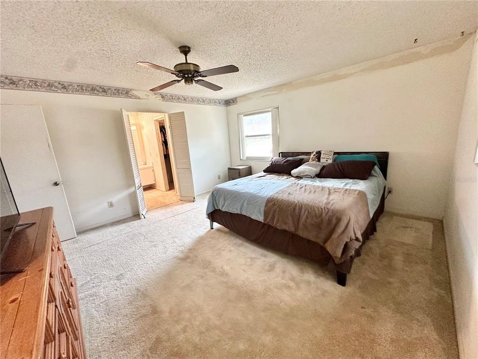 待售: $280,000 (3 贝兹, 2 浴室, 1720 平方英尺)