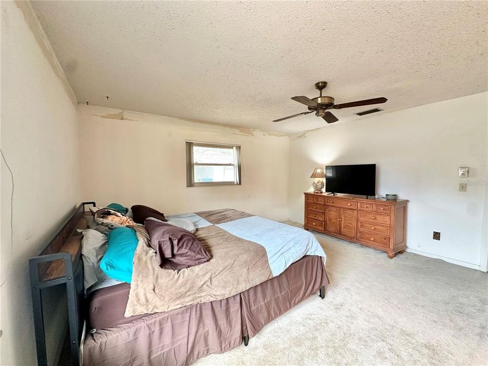 待售: $280,000 (3 贝兹, 2 浴室, 1720 平方英尺)