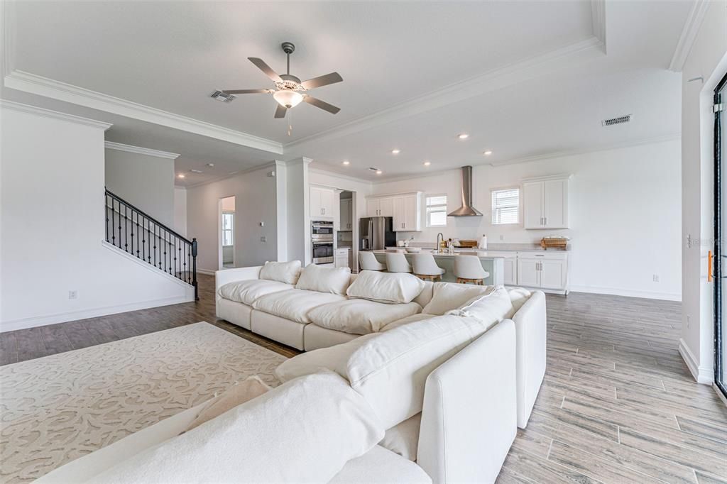 For Sale: $750,000 (5 beds, 3 baths, 3755 Square Feet)