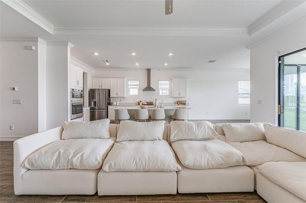 For Sale: $750,000 (5 beds, 3 baths, 3755 Square Feet)