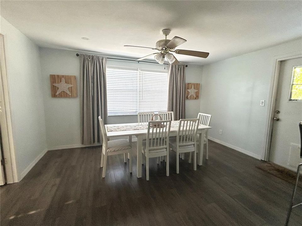 For Sale: $430,000 (4 beds, 3 baths, 1627 Square Feet)