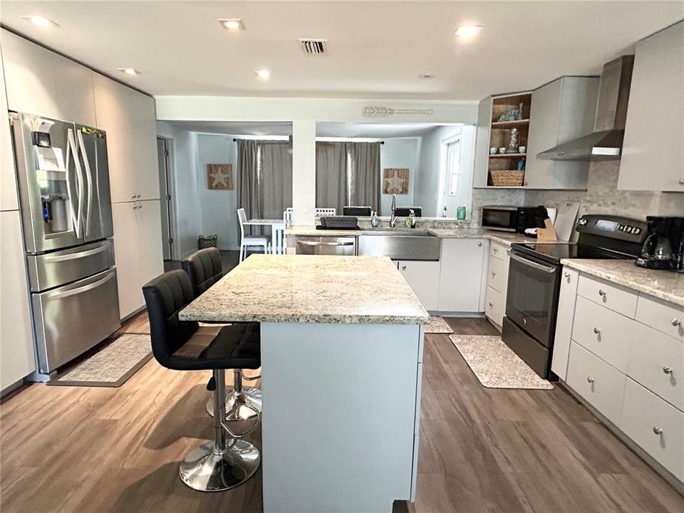 For Sale: $430,000 (4 beds, 3 baths, 1627 Square Feet)