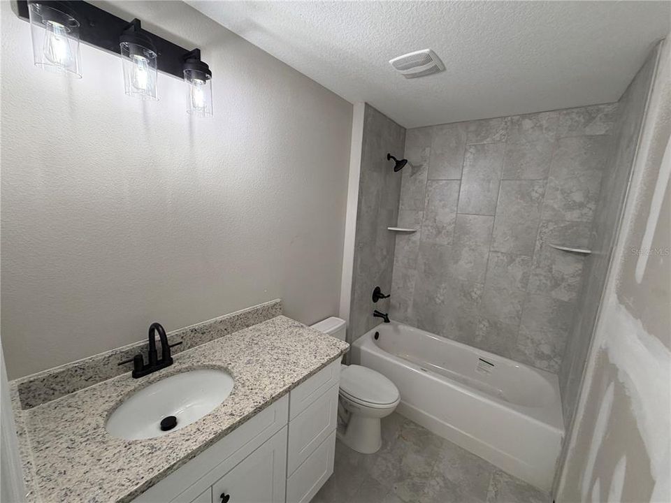 En Venta: $259,900 (3 camas, 2 baños, 1200 Pies cuadrados)