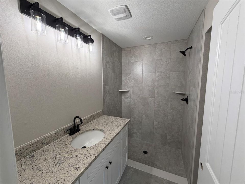 En Venta: $259,900 (3 camas, 2 baños, 1200 Pies cuadrados)