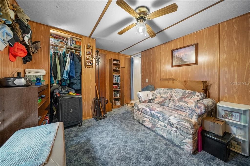 For Sale: $119,900 (2 beds, 2 baths, 924 Square Feet)