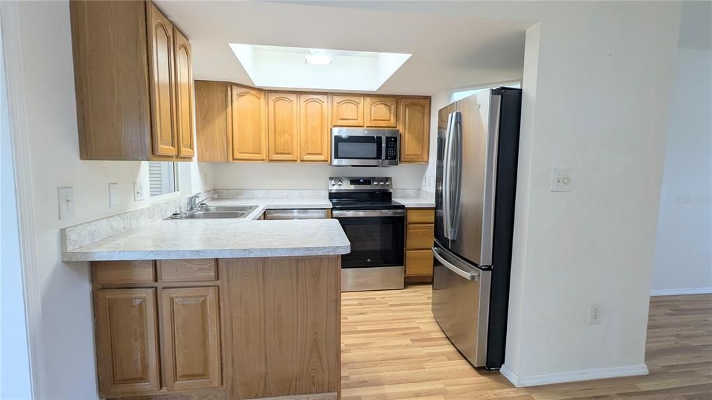 For Sale: $115,000 (2 beds, 2 baths, 1039 Square Feet)