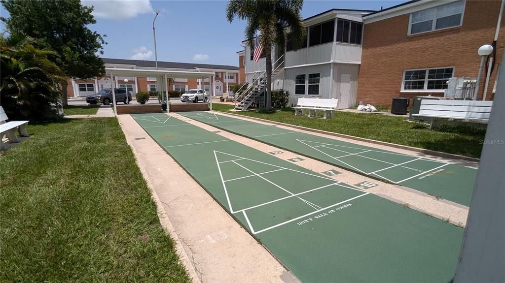 For Sale: $115,000 (2 beds, 2 baths, 1039 Square Feet)