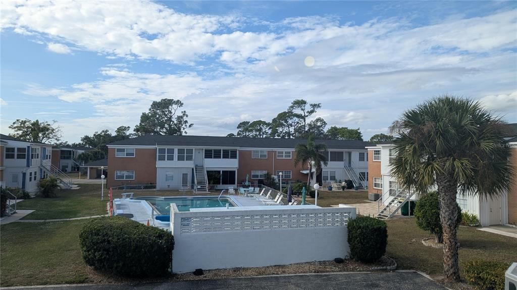 For Sale: $115,000 (2 beds, 2 baths, 1039 Square Feet)