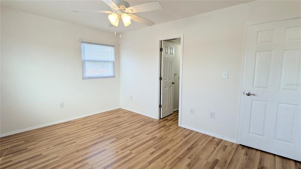 For Sale: $115,000 (2 beds, 2 baths, 1039 Square Feet)