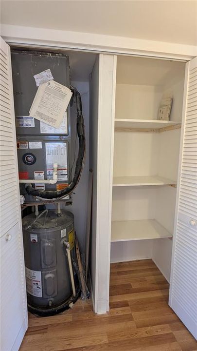 For Sale: $115,000 (2 beds, 2 baths, 1039 Square Feet)