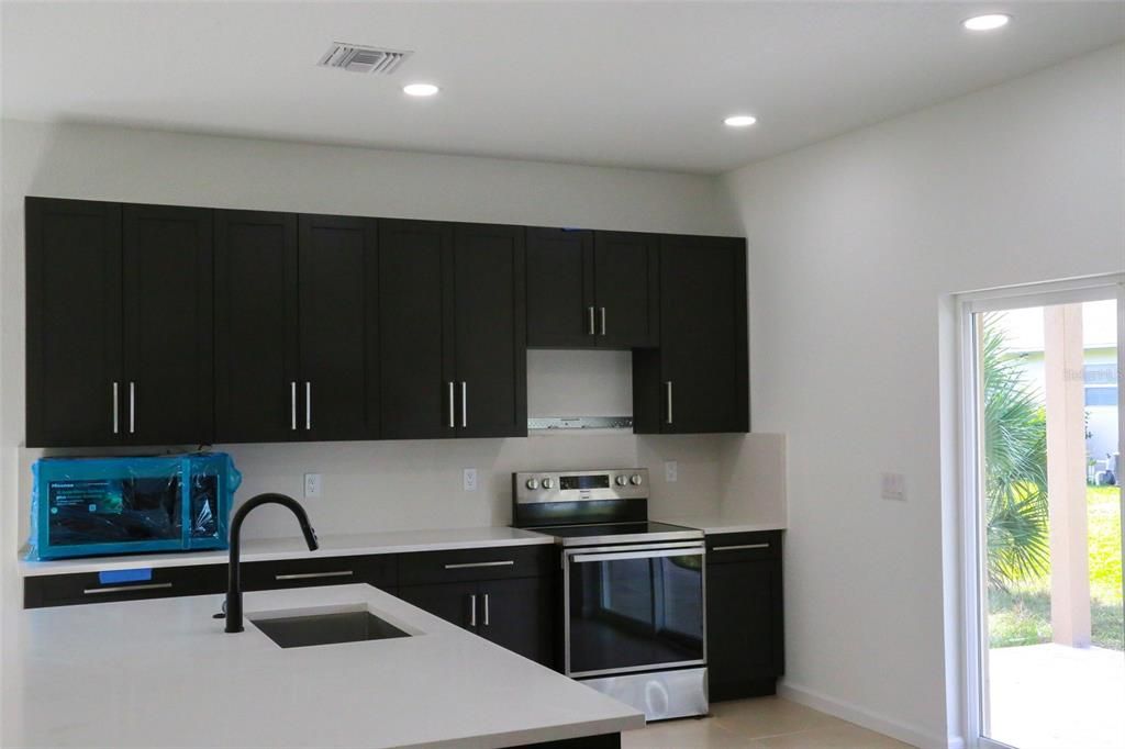 For Sale: $269,990 (3 beds, 2 baths, 1332 Square Feet)