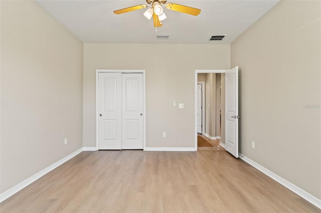 На продажу: $410,000 (3 спален, 2 ванн, 2100 Квадратных фут)